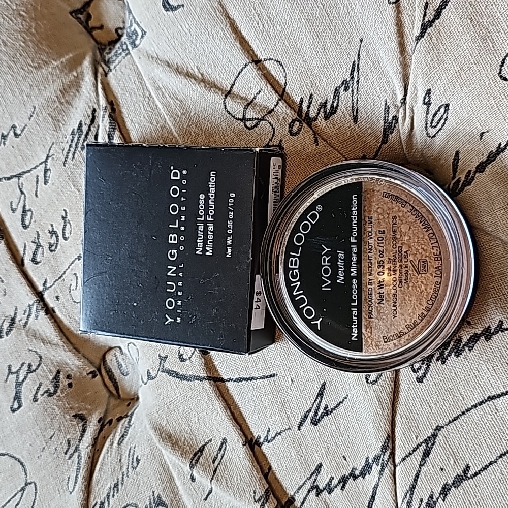 Youngblood loose mineral foundation